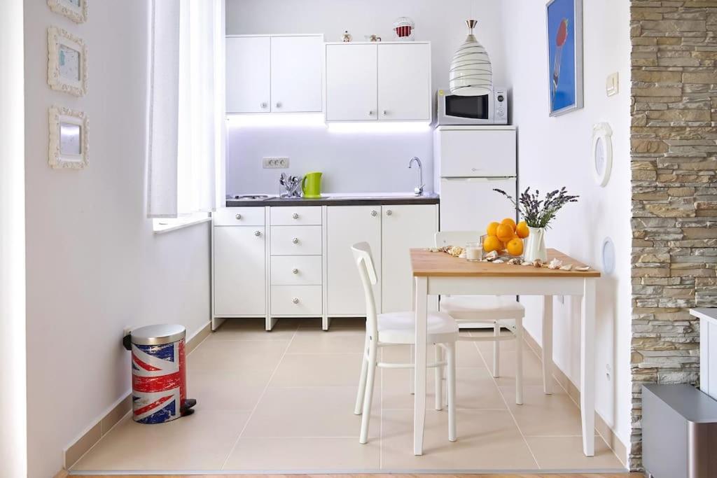 Studio Apartment One Sun Ловран Экстерьер фото